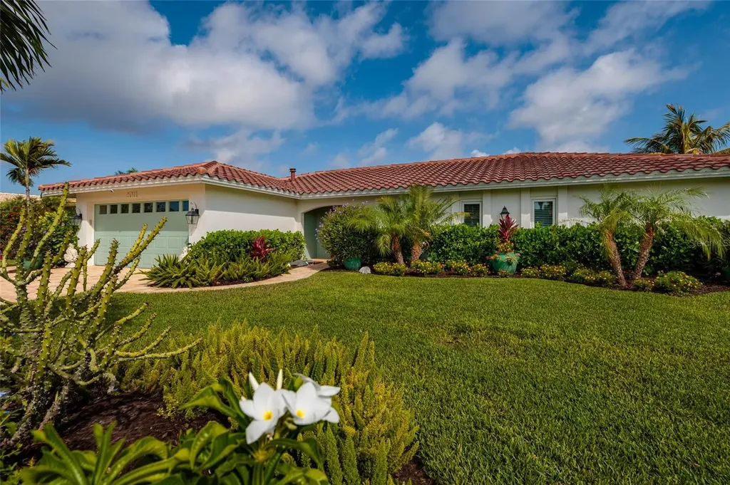 2011 Michigan Avenue NE St Petersburg FL 33703