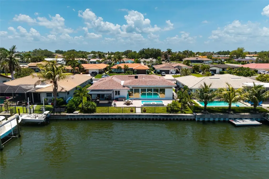 2011 Michigan Avenue NE St Petersburg FL 33703