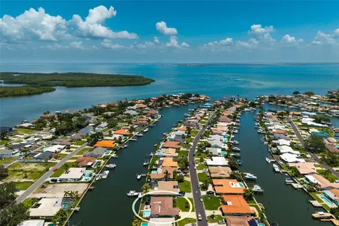 2011 Michigan Avenue NE St Petersburg FL 33703