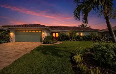2011 Michigan Avenue NE St Petersburg FL 33703