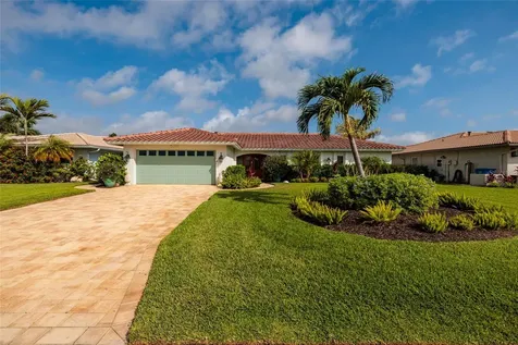 2011 Michigan Avenue NE St Petersburg FL 33703