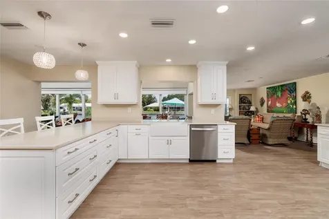 2011 Michigan Avenue NE St Petersburg FL 33703