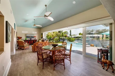 2011 Michigan Avenue NE St Petersburg FL 33703