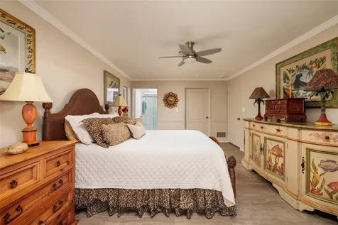 2011 Michigan Avenue NE St Petersburg FL 33703