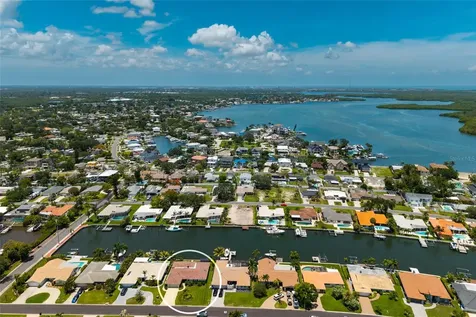2011 Michigan Avenue NE St Petersburg FL 33703