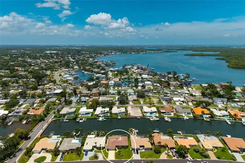 2011 Michigan Avenue NE St Petersburg FL 33703