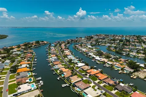 2011 Michigan Avenue NE St Petersburg FL 33703