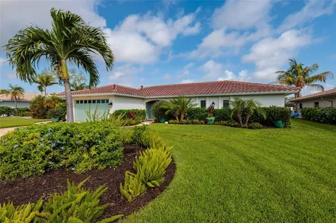 2011 Michigan Avenue NE St Petersburg FL 33703