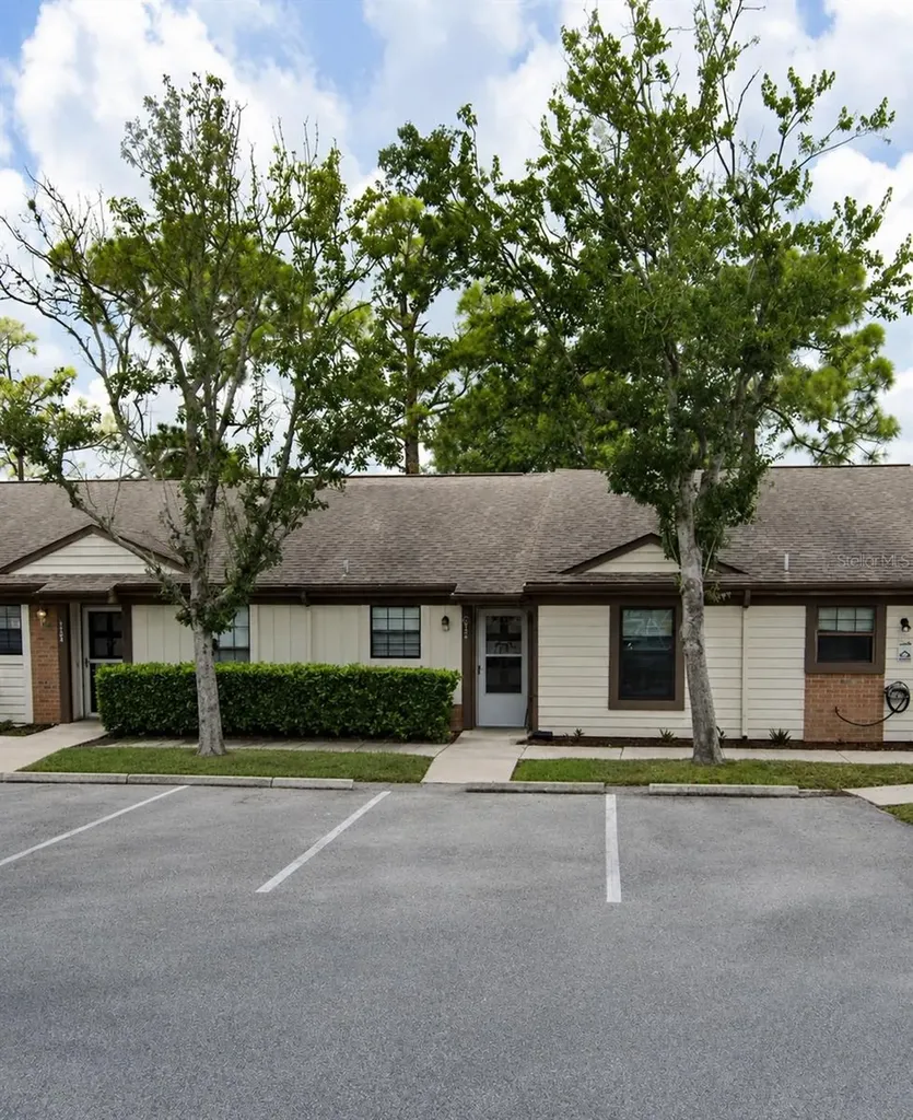 1126 Fairvilla Drive New Smyrna Beach FL 32168