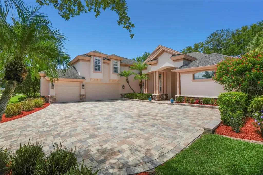 209 Highland Woods Drive Safety Harbor FL 34695