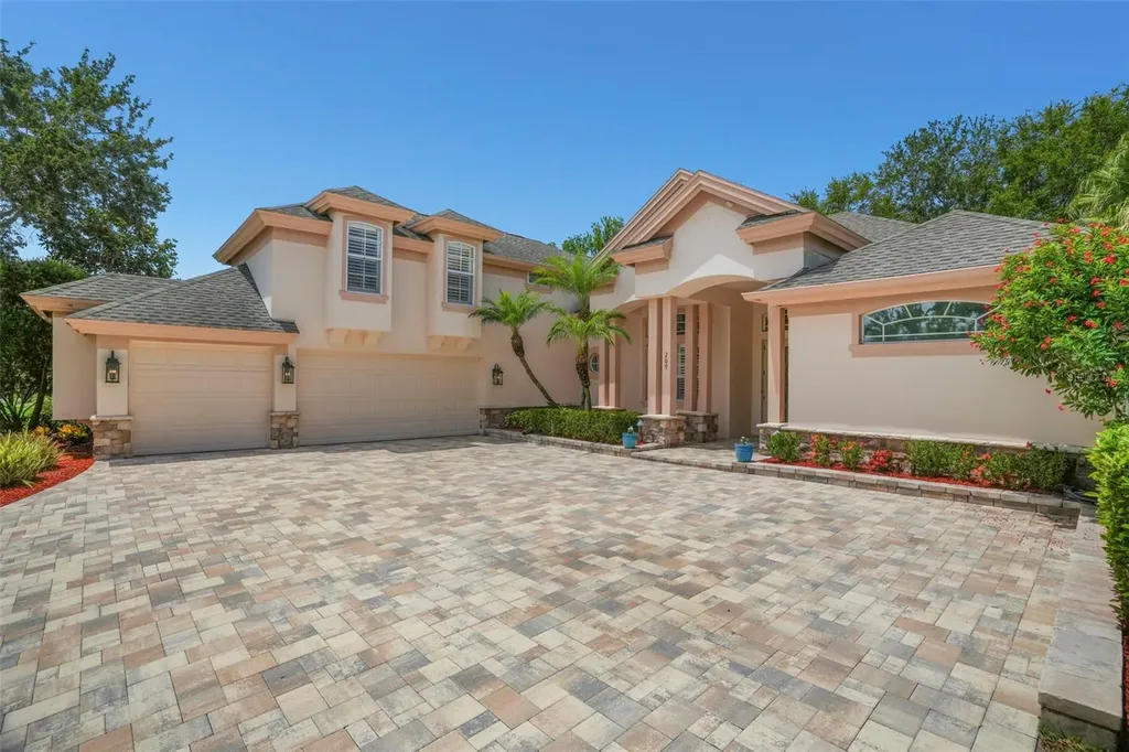 209 Highland Woods Drive Safety Harbor FL 34695