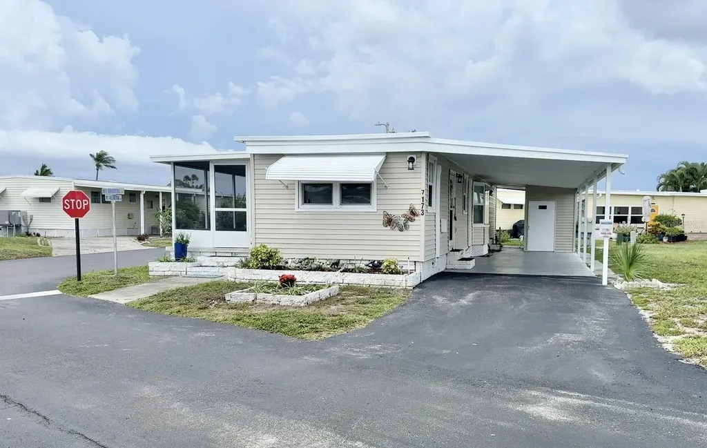7173 Mount Bristol Boulevard NE St Petersburg FL 33702