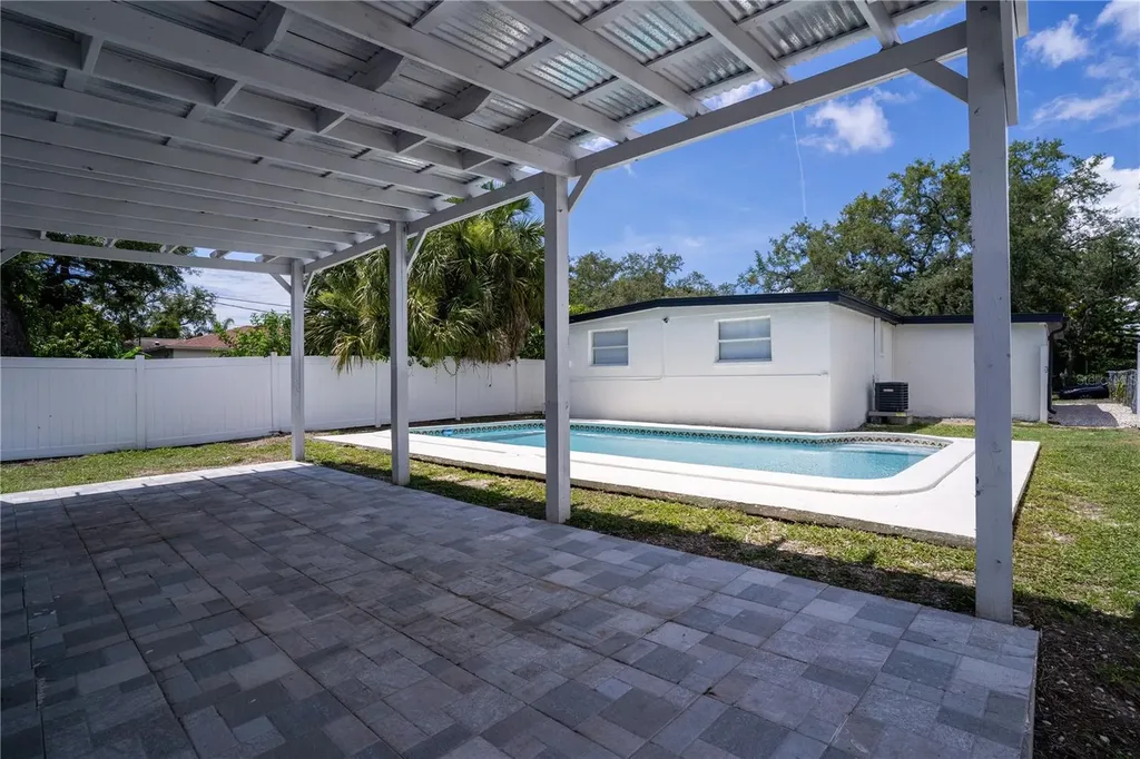 4628 16th Avenue S St Petersburg FL 33711