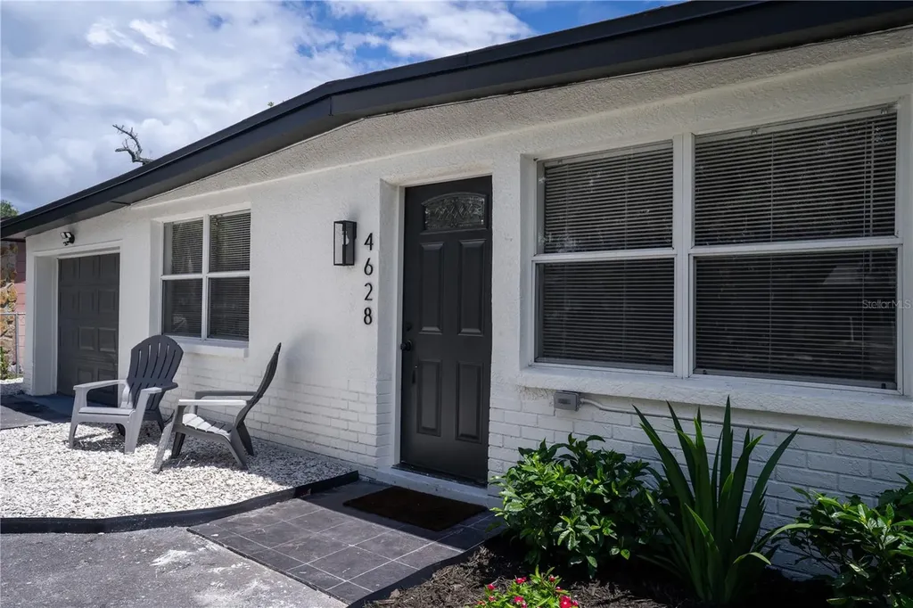 4628 16th Avenue S St Petersburg FL 33711