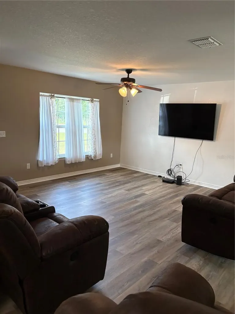 176 Juniper Loop Circle Ocala FL 34480