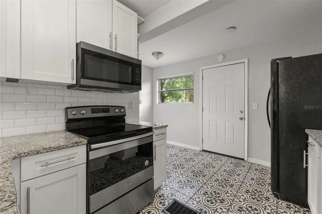 5518 11th Street Zephyrhills FL 33542