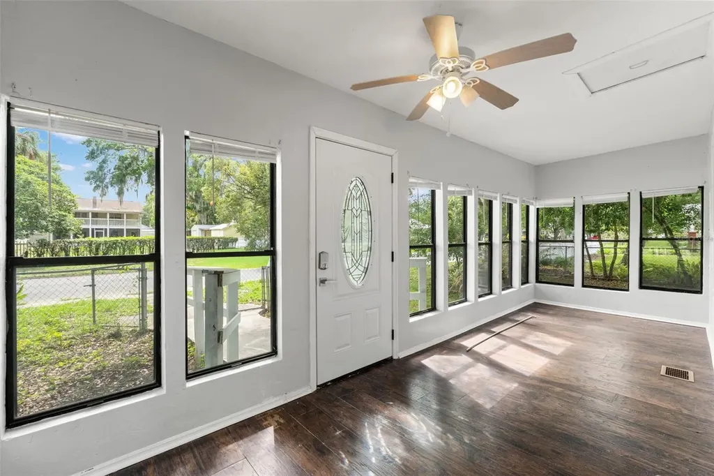 5518 11th Street Zephyrhills FL 33542