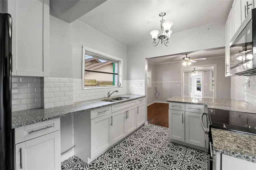 5518 11th Street Zephyrhills FL 33542