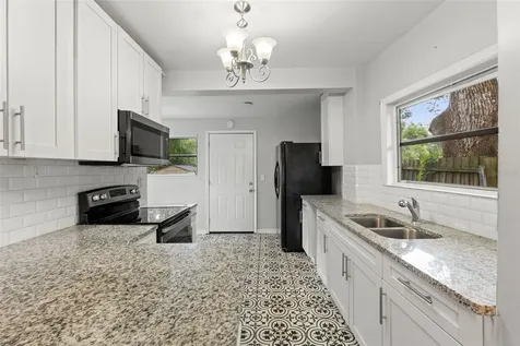5518 11th Street Zephyrhills FL 33542