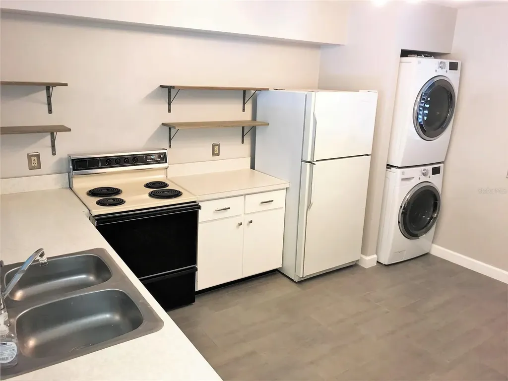 283 Sherwood Drive Bradenton FL 34210