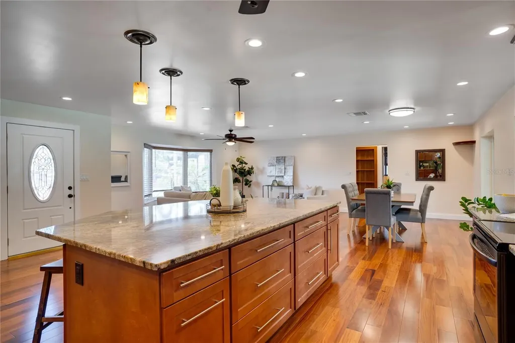13254 87th Place Seminole FL 33776