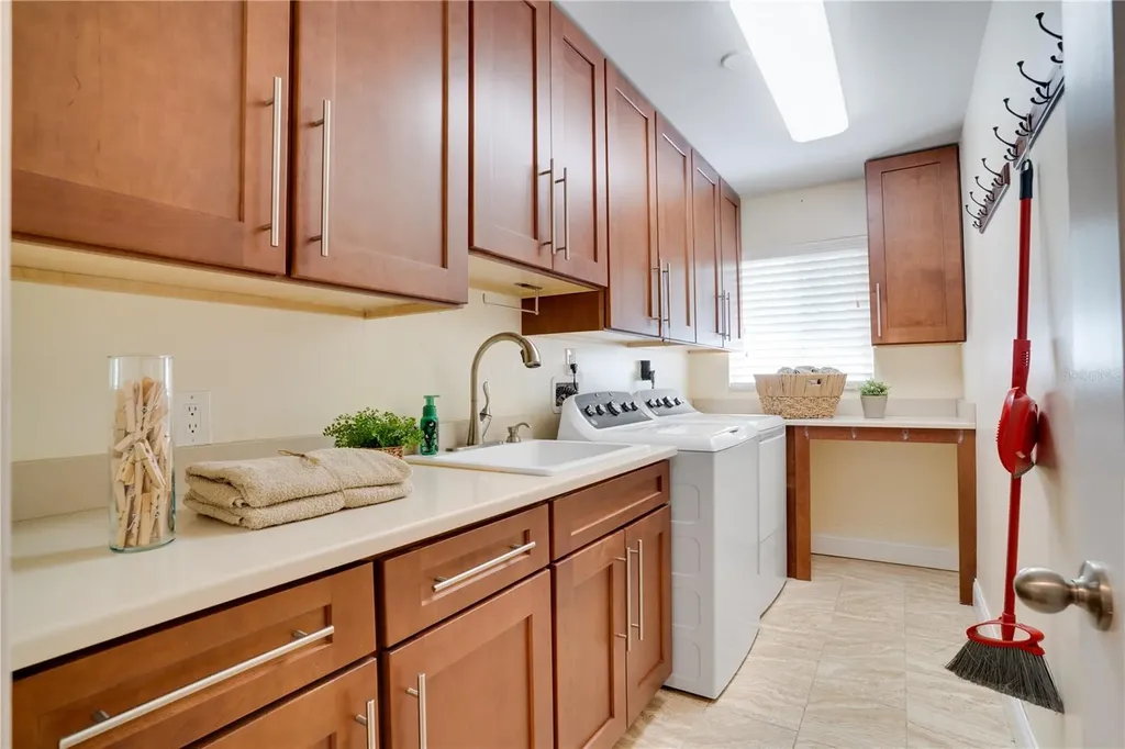 13254 87th Place Seminole FL 33776