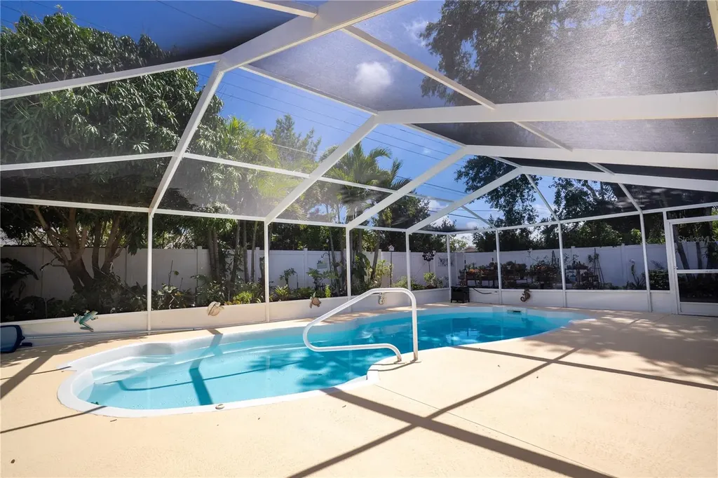 13254 87th Place Seminole FL 33776