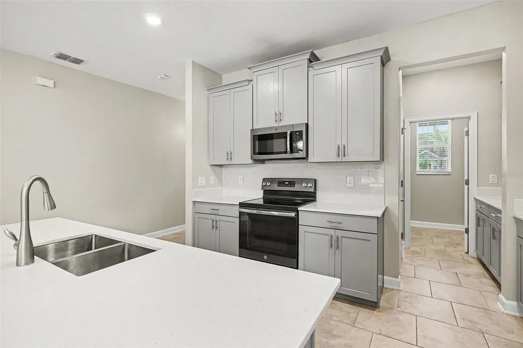 490 Brunswick Drive Davenport FL 33837