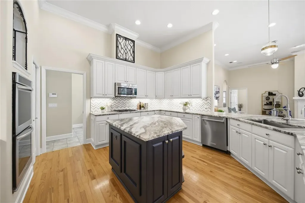 17210 Broadoak Drive Tampa FL 33647