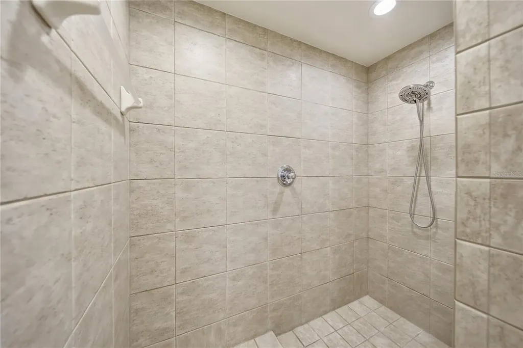 17210 Broadoak Drive Tampa FL 33647