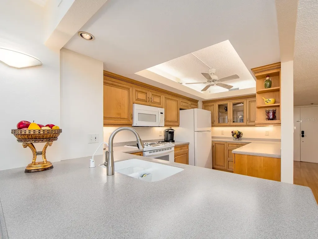 690 Island Way Clearwater Beach FL 33767