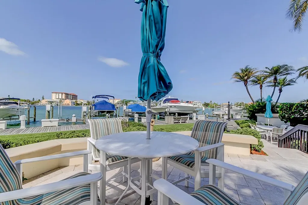 690 Island Way Clearwater Beach FL 33767