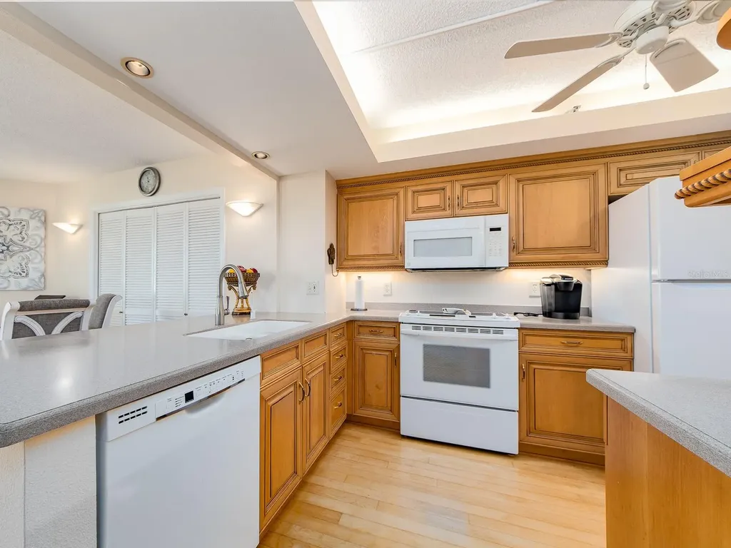 690 Island Way Clearwater Beach FL 33767