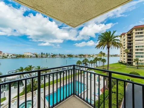 690 Island Way Clearwater Beach FL 33767