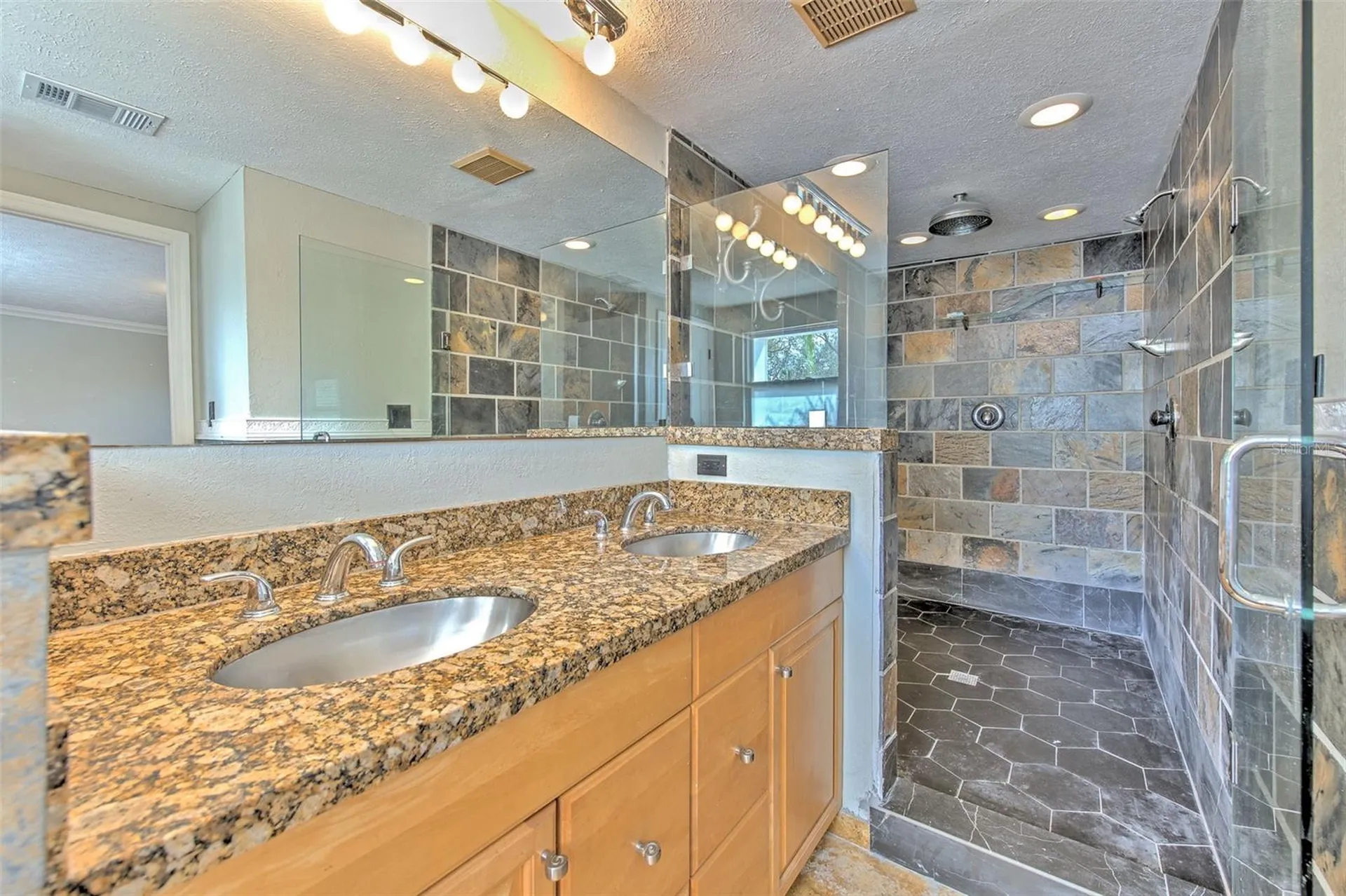 4711 W San Rafael Street Tampa FL 33629
