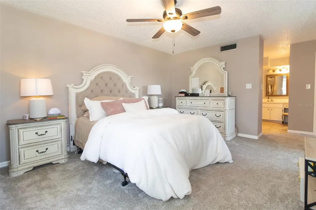 6916 Stones Throw Circle N St Petersburg FL 33710