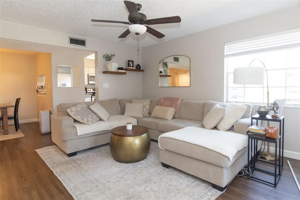 6916 Stones Throw Circle N St Petersburg FL 33710