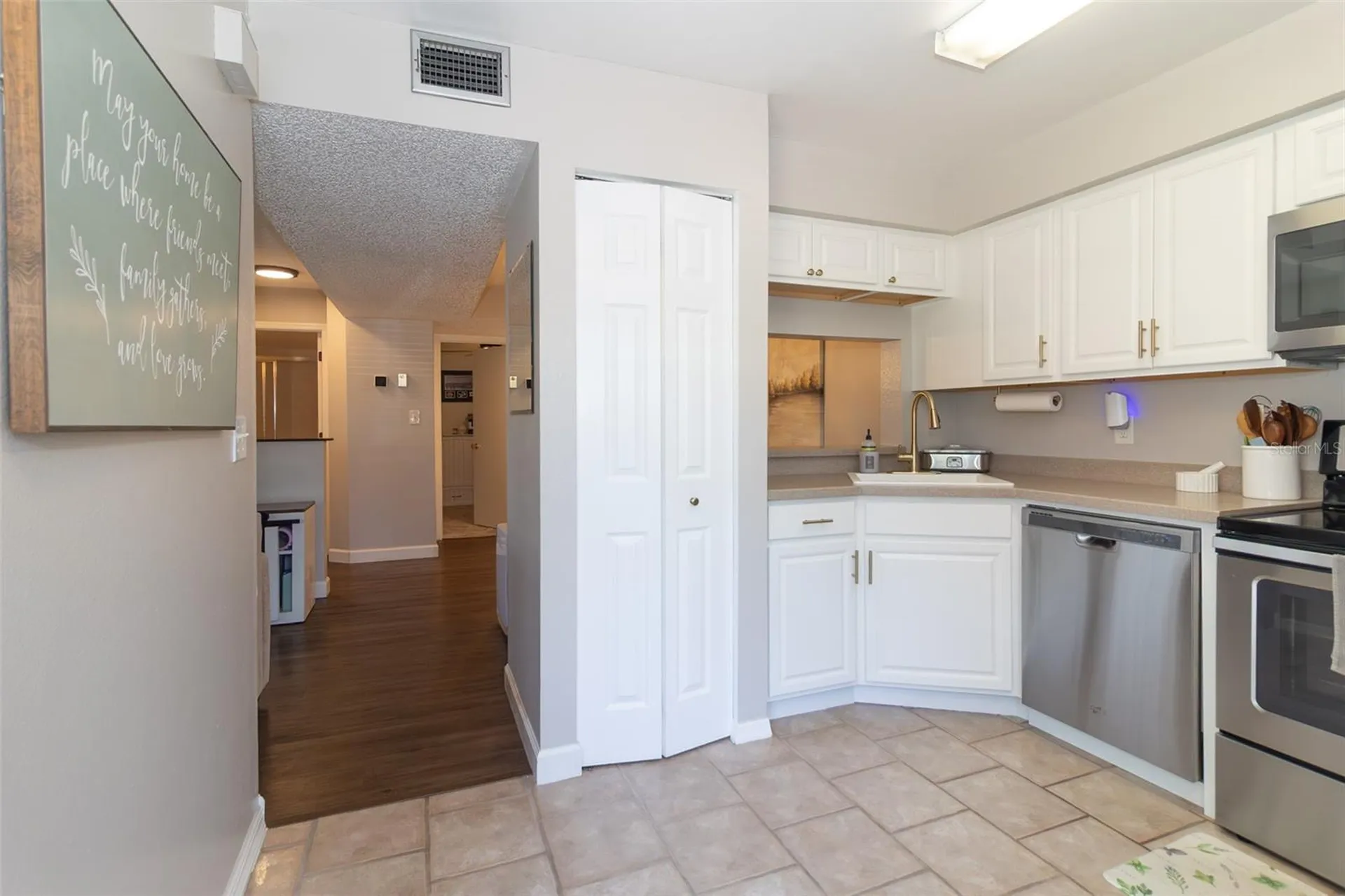 6916 Stones Throw Circle N St Petersburg FL 33710