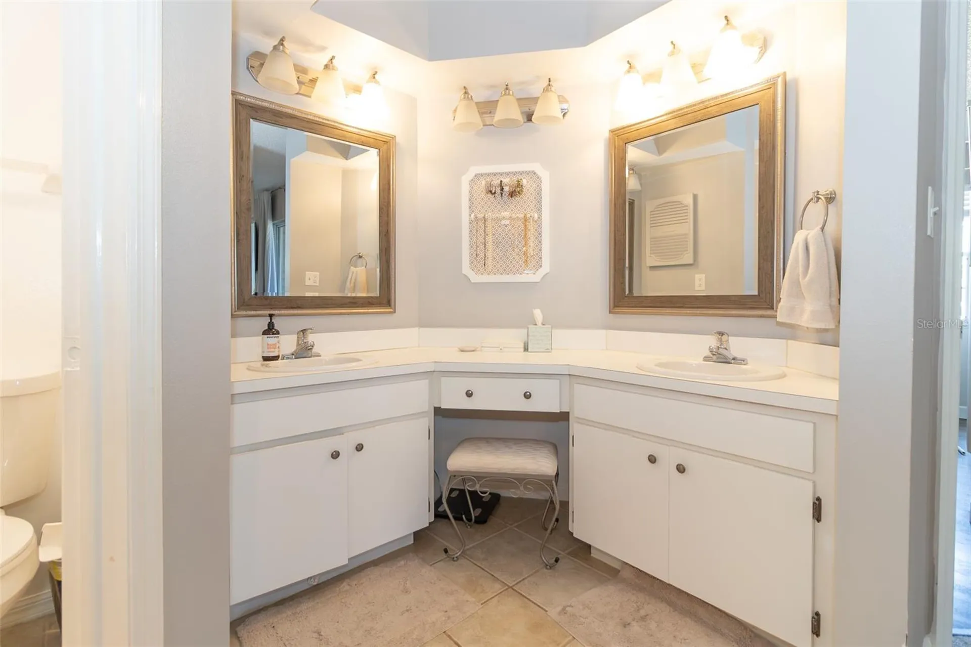 6916 Stones Throw Circle N St Petersburg FL 33710