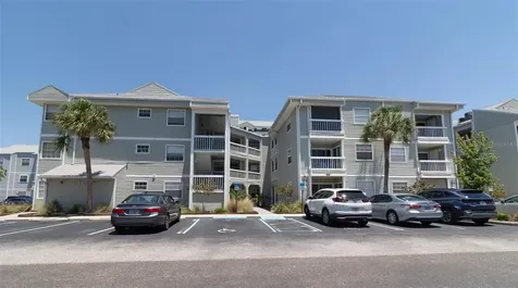 6916 Stones Throw Circle N St Petersburg FL 33710