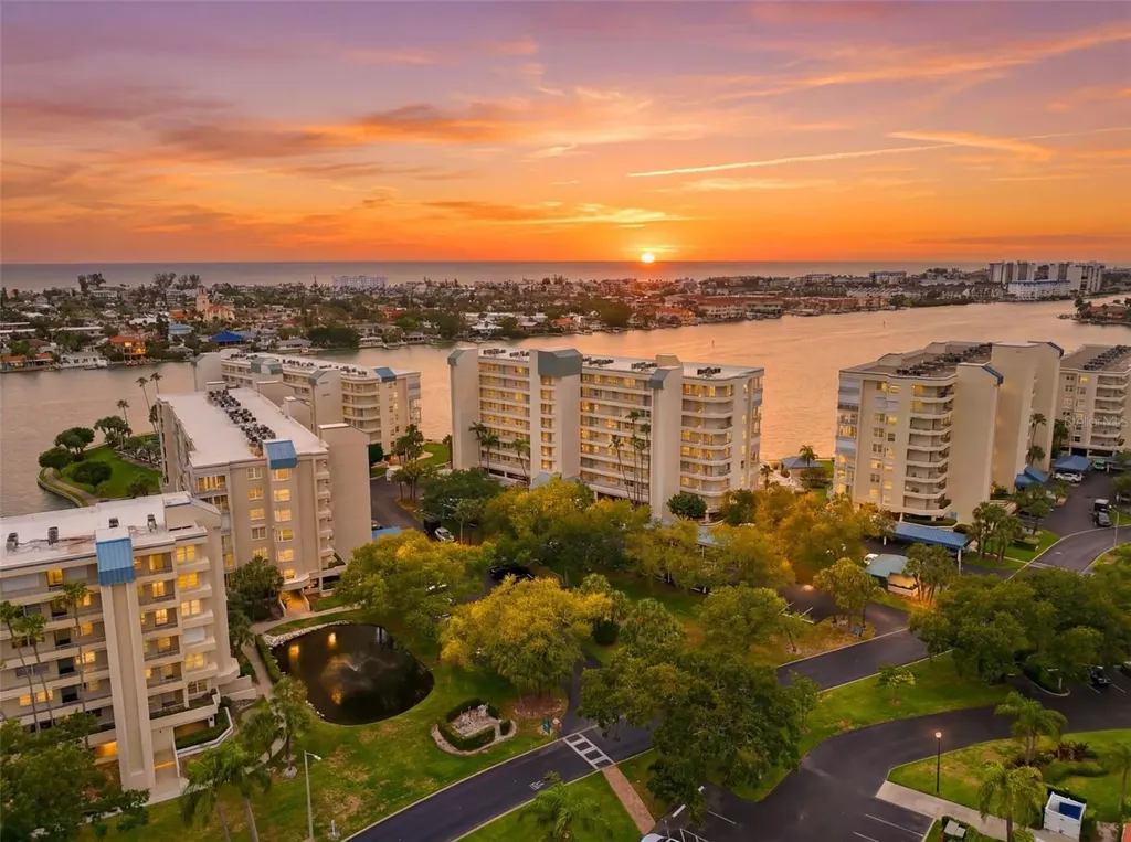 7932 Sailboat Key Boulevard S South Pasadena FL 33707