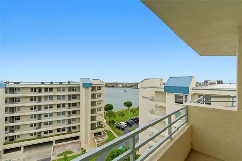 7932 Sailboat Key Boulevard S South Pasadena FL 33707