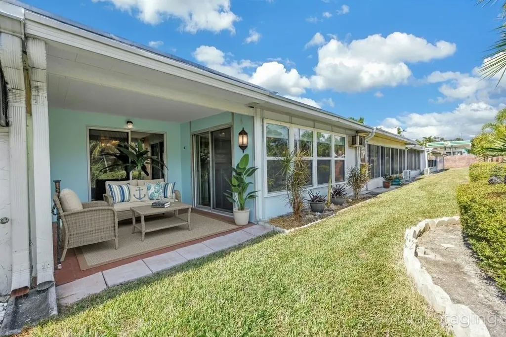 93 Boca Ciega Point Boulevard N St Petersburg FL 33708