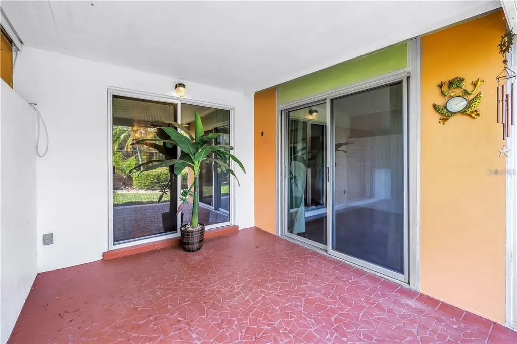 93 Boca Ciega Point Boulevard N St Petersburg FL 33708
