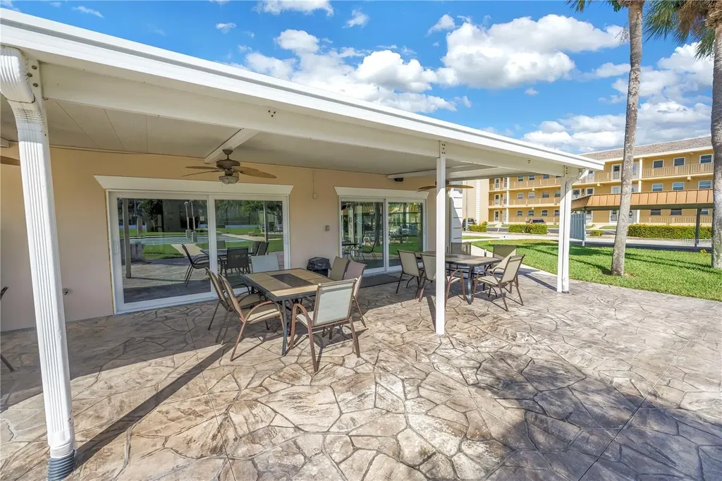 93 Boca Ciega Point Boulevard N St Petersburg FL 33708
