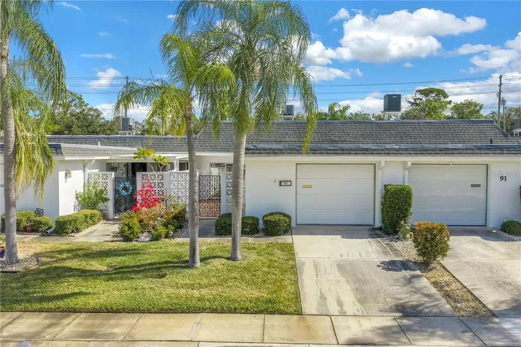 93 Boca Ciega Point Boulevard N St Petersburg FL 33708