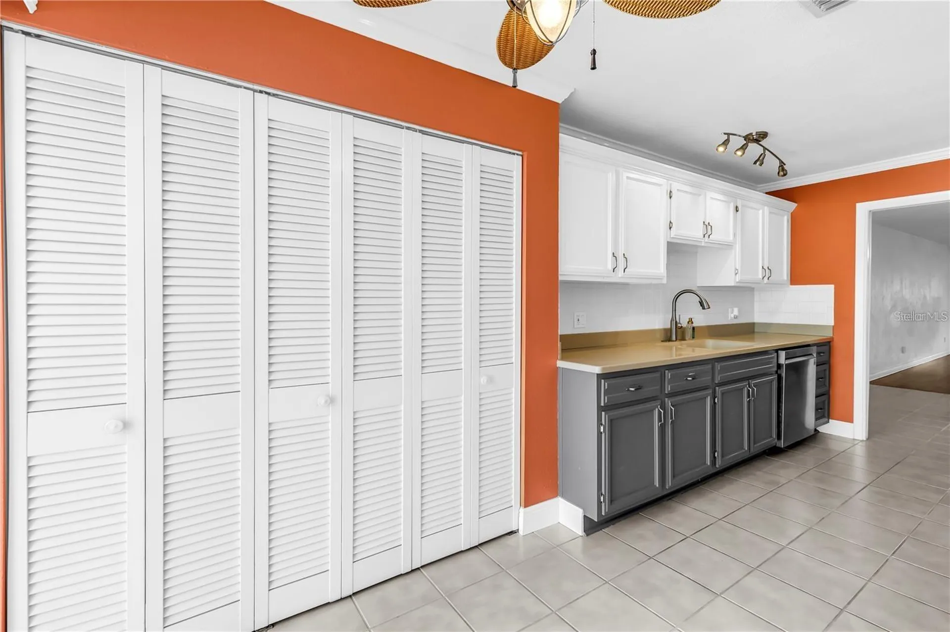 93 Boca Ciega Point Boulevard N St Petersburg FL 33708