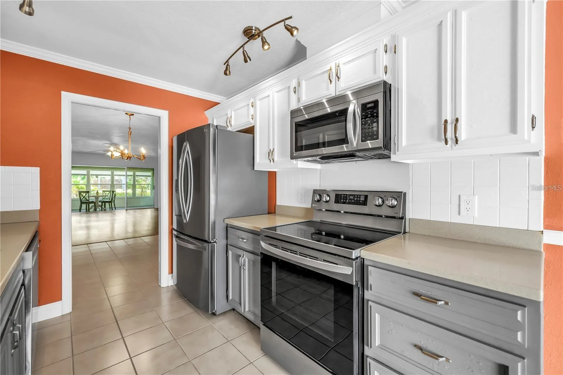 93 Boca Ciega Point Boulevard N St Petersburg FL 33708