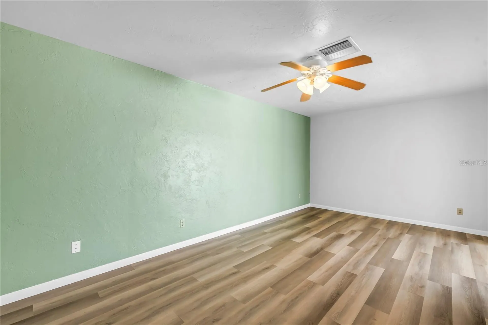 93 Boca Ciega Point Boulevard N St Petersburg FL 33708