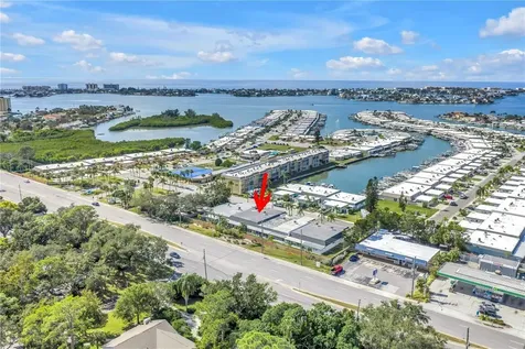 93 Boca Ciega Point Boulevard N St Petersburg FL 33708